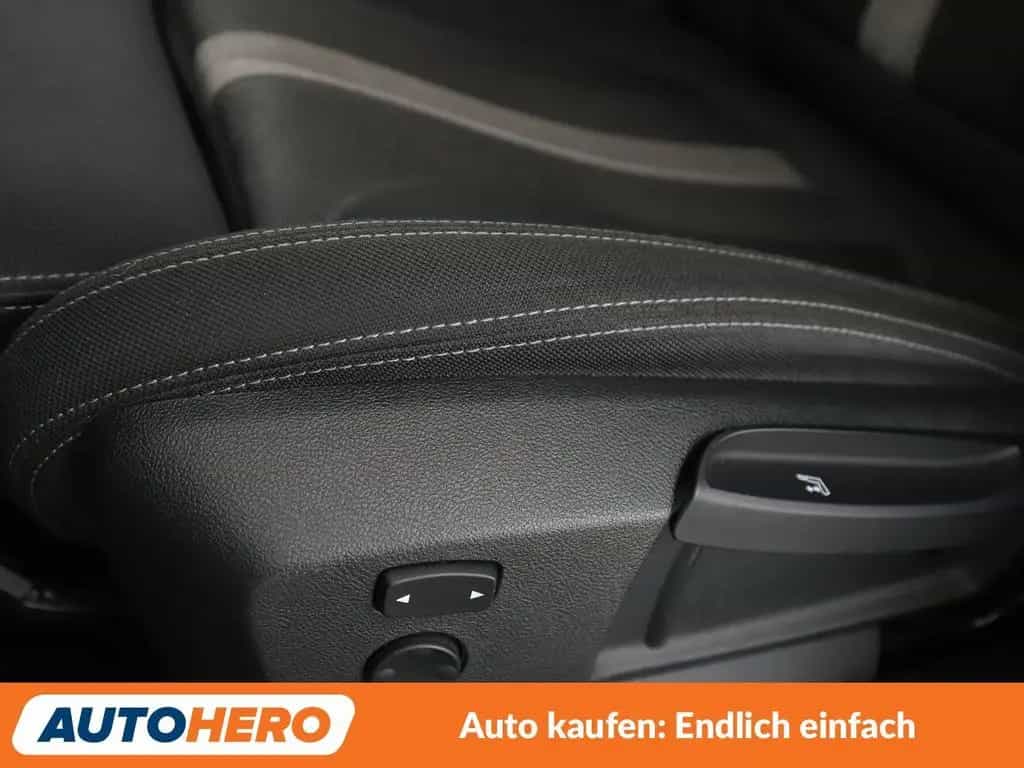 BMW 2 Series 220i Gran Tourer Advantage Aut.*NAV*LED*TEMP*CAM 07/2017-photo-29