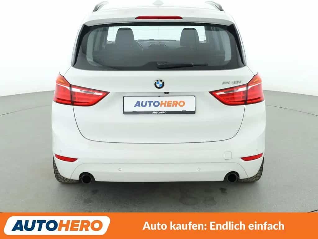 BMW 2 Series 220i Gran Tourer Advantage Aut.*NAV*LED*TEMP*CAM 07/2017-photo-4