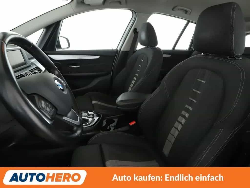 BMW 2 Series 220i Gran Tourer Advantage Aut.*NAV*LED*TEMP*CAM 07/2017-photo-9