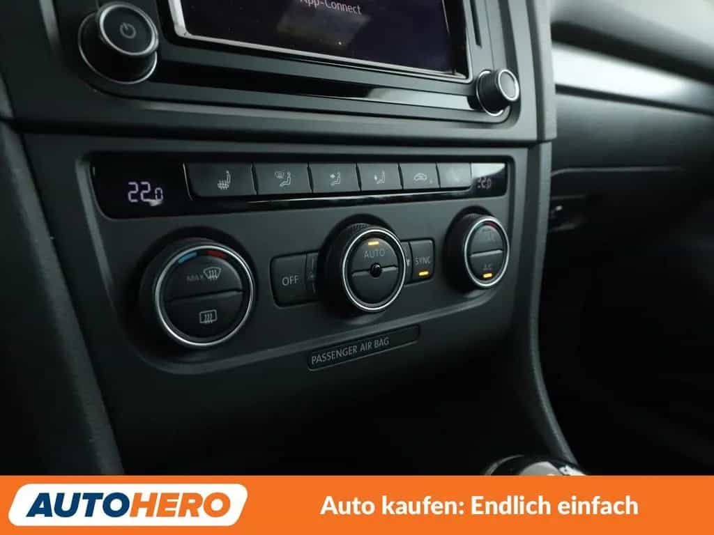 Volkswagen Golf VI 1.2 TSI Lounge BMT*NAVI*PDC*SHZ*KLIMA* 03/2016-photo-22