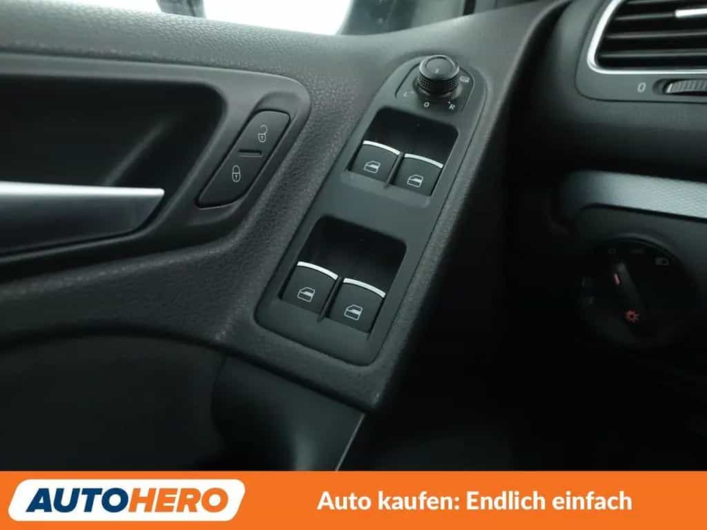 Volkswagen Golf VI 1.2 TSI Lounge BMT*NAVI*PDC*SHZ*KLIMA* 03/2016-photo-24