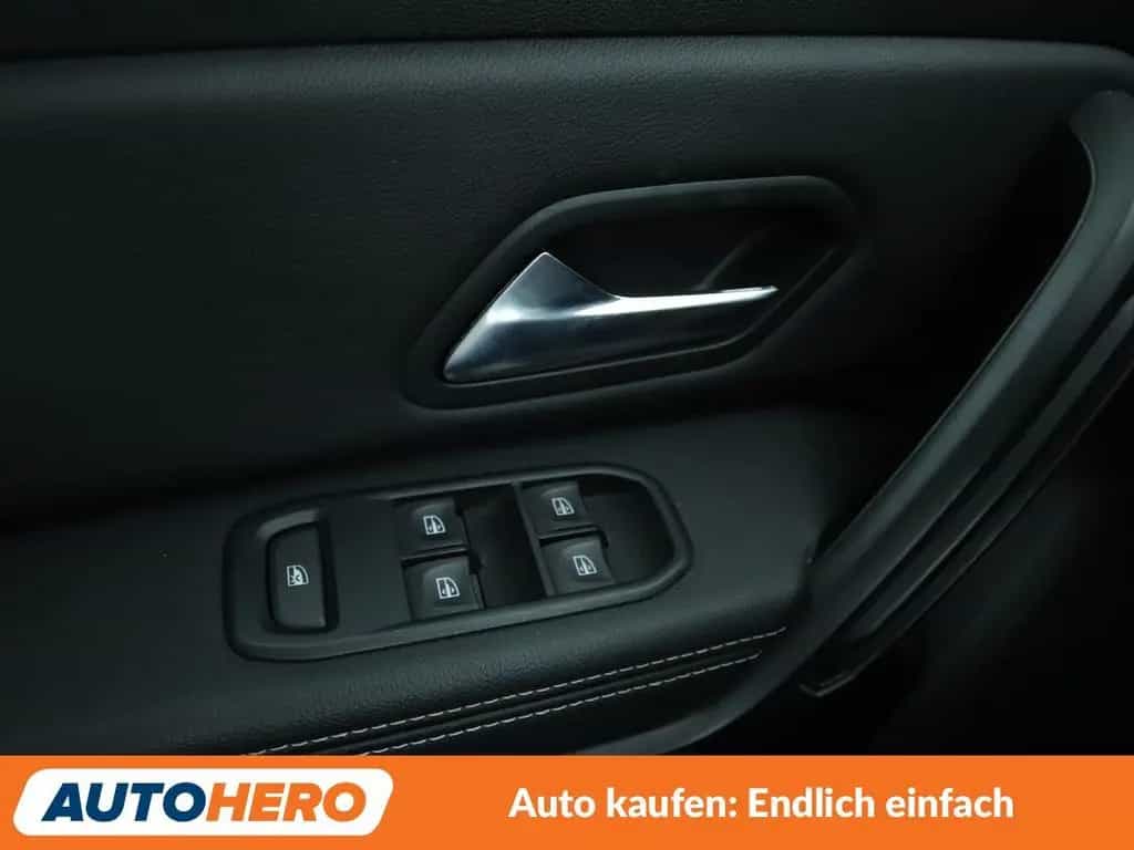 Dacia Duster 1.6 SCe Prestige*NAVI*CAM*PDC*SHZ*AHK* 02/2019-photo-25