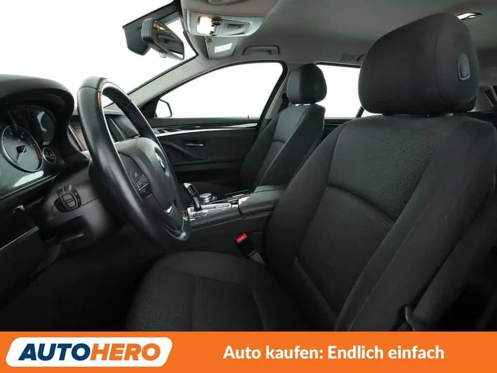 BMW 5 Series 520d Aut.*NAV*XENON*TEMP*PDC*SHZ*ALU*KLIMA* 10/2015-photo-9