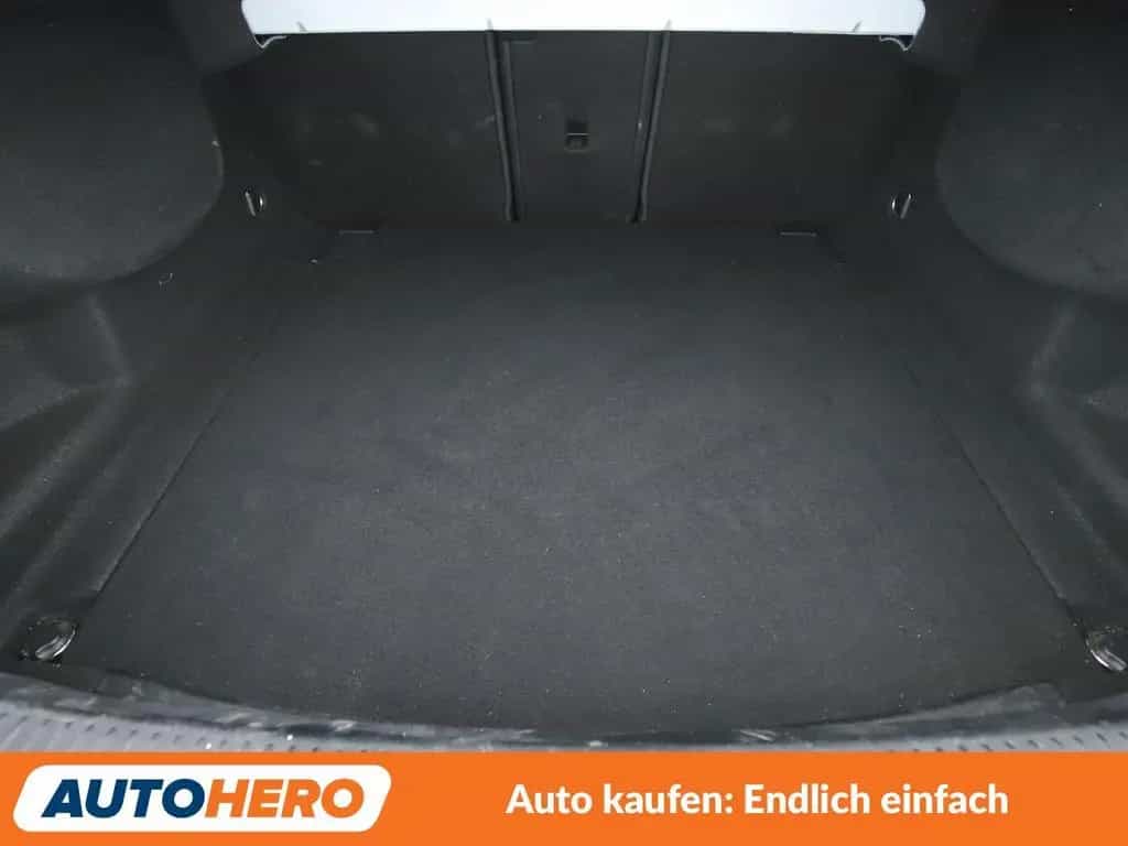Mercedes-Benz A-Class Limousine A 180 Edition 2020 AMG Line 02/2021-photo-17
