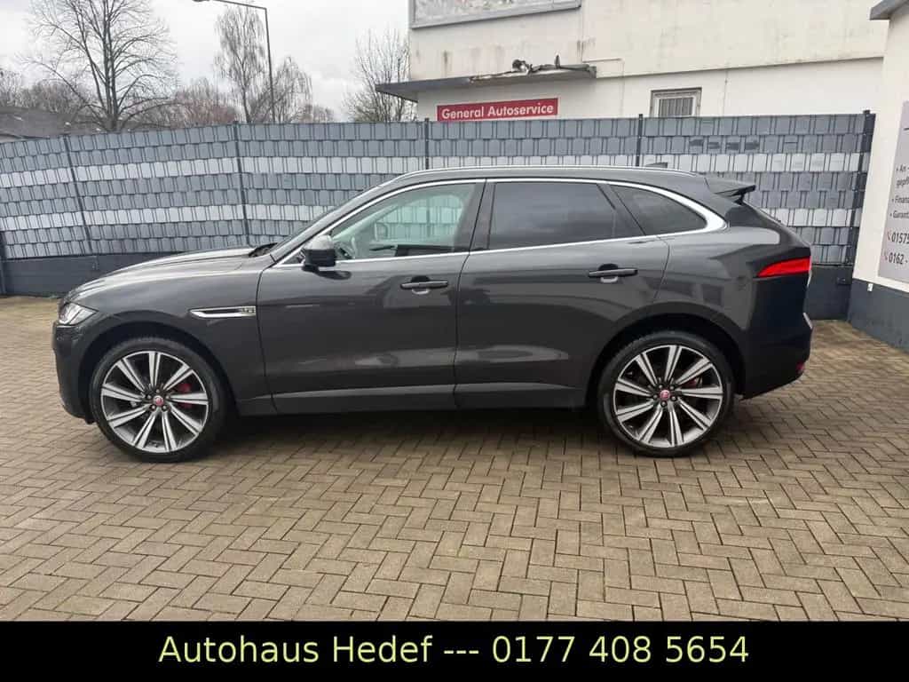 Jaguar F-Pace F-PACE Portfolio AWD - PANAROMA - LEDER 06/2018-photo-0