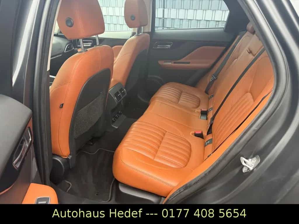 Jaguar F-Pace F-PACE Portfolio AWD - PANAROMA - LEDER 06/2018-photo-9