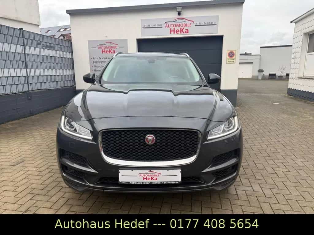 Jaguar F-Pace F-PACE Portfolio AWD - PANAROMA - LEDER 06/2018-photo-2