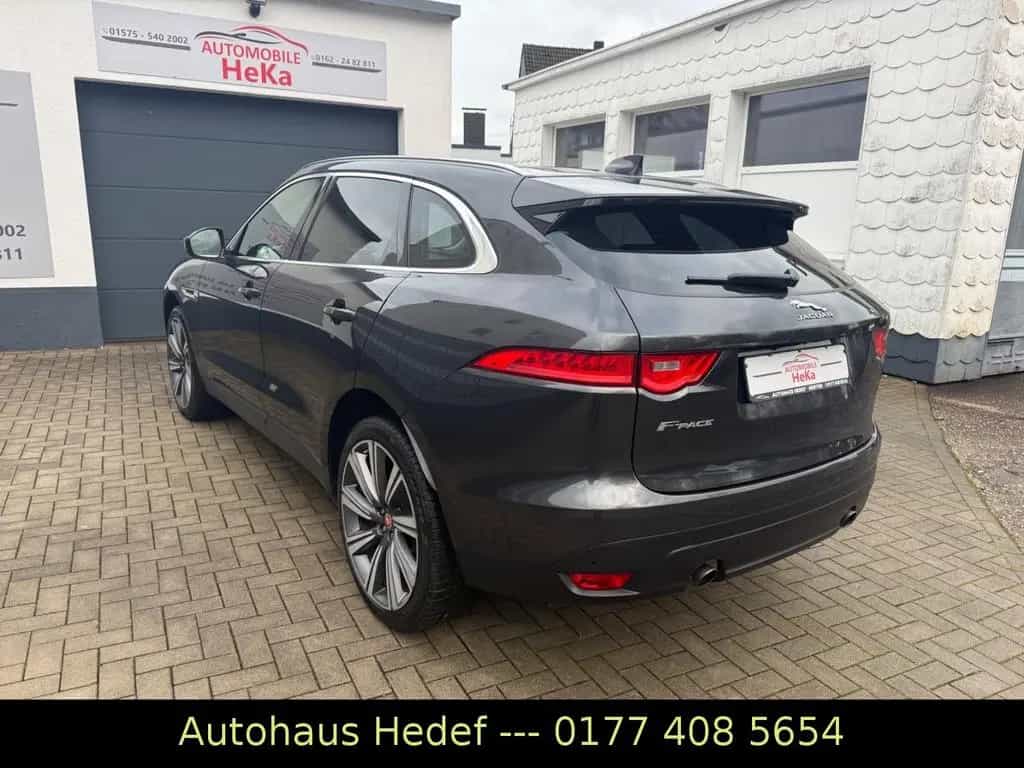 Jaguar F-Pace F-PACE Portfolio AWD - PANAROMA - LEDER 06/2018-photo-3