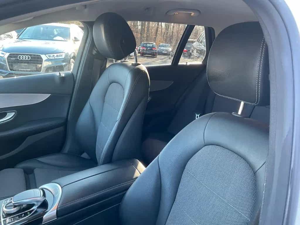 Mercedes-Benz C-Class 200 Exclusive Navi Kamera AHK SHZ PDC 09/2018-photo-27