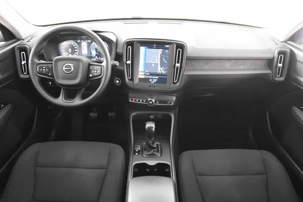 Volvo XC40 T2 Momentum *1.Hand*Navi*Park ass.*AHK* 04/2022-photo-1