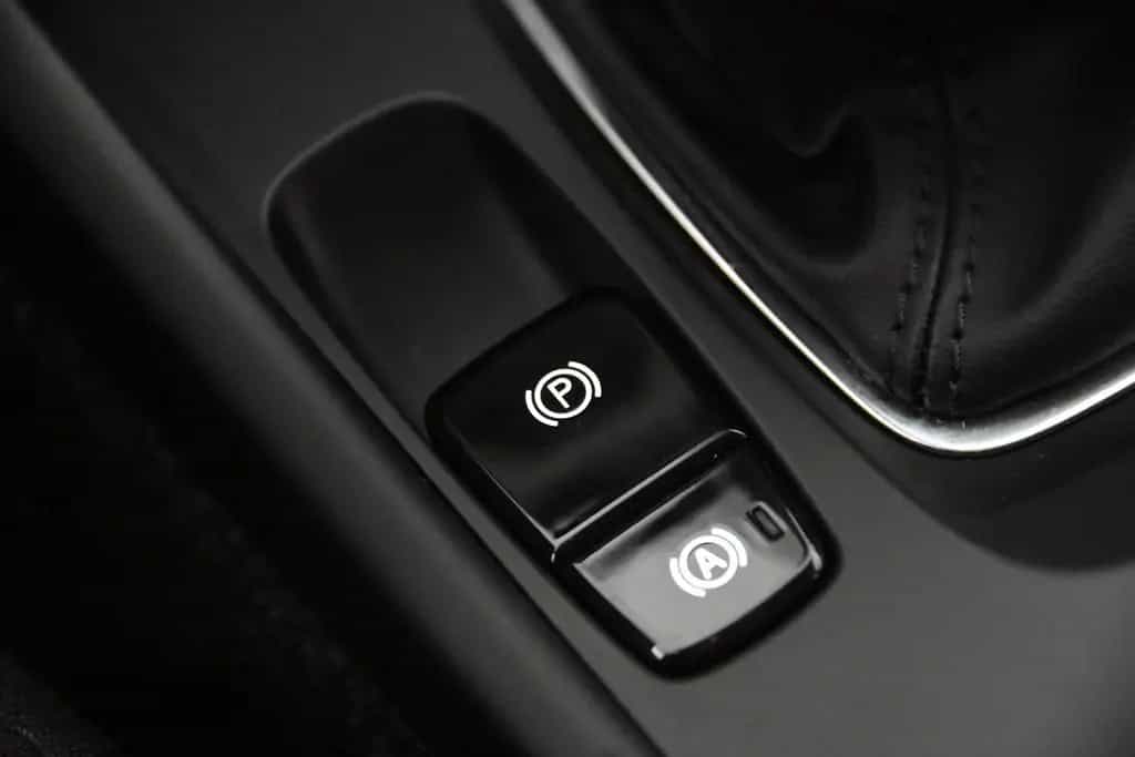 Volvo XC40 T2 Momentum *1.Hand*Navi*Park ass.*AHK* 04/2022-photo-12