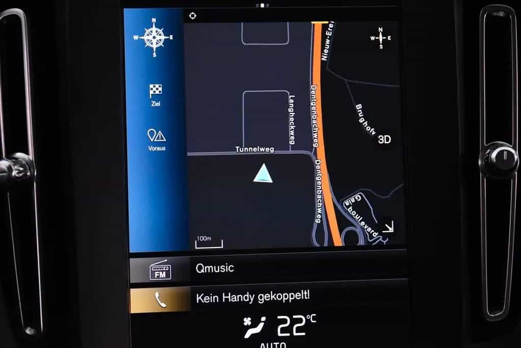 Volvo XC40 T2 Momentum *1.Hand*Navi*Park ass.*AHK* 04/2022-photo-14