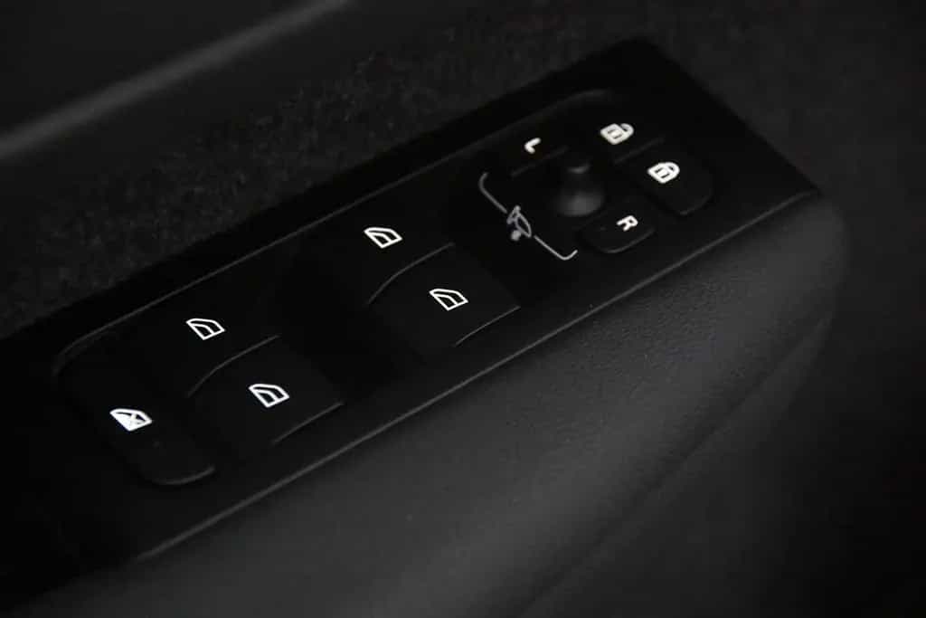 Volvo XC40 T2 Momentum *1.Hand*Navi*Park ass.*AHK* 04/2022-photo-15