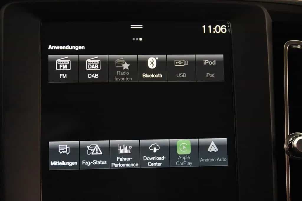 Volvo XC40 T2 Momentum *1.Hand*Navi*Park ass.*AHK* 04/2022-photo-17