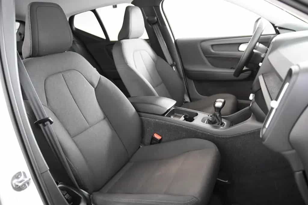 Volvo XC40 T2 Momentum *1.Hand*Navi*Park ass.*AHK* 04/2022-photo-2