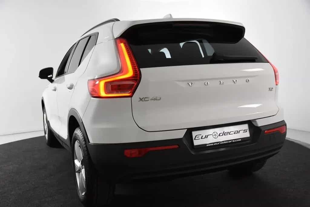 Volvo XC40 T2 Momentum *1.Hand*Navi*Park ass.*AHK* 04/2022-photo-28