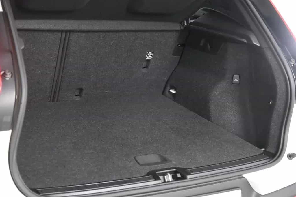 Volvo XC40 T2 Momentum *1.Hand*Navi*Park ass.*AHK* 04/2022-photo-29