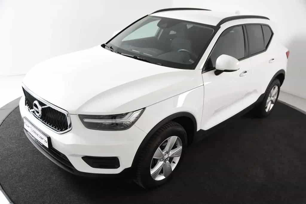 Volvo XC40 T2 Momentum *1.Hand*Navi*Park ass.*AHK* 04/2022-photo-3