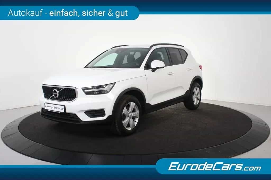 Volvo XC40 T2 Momentum *1.Hand*Navi*Park ass.*AHK* 04/2022-photo-4