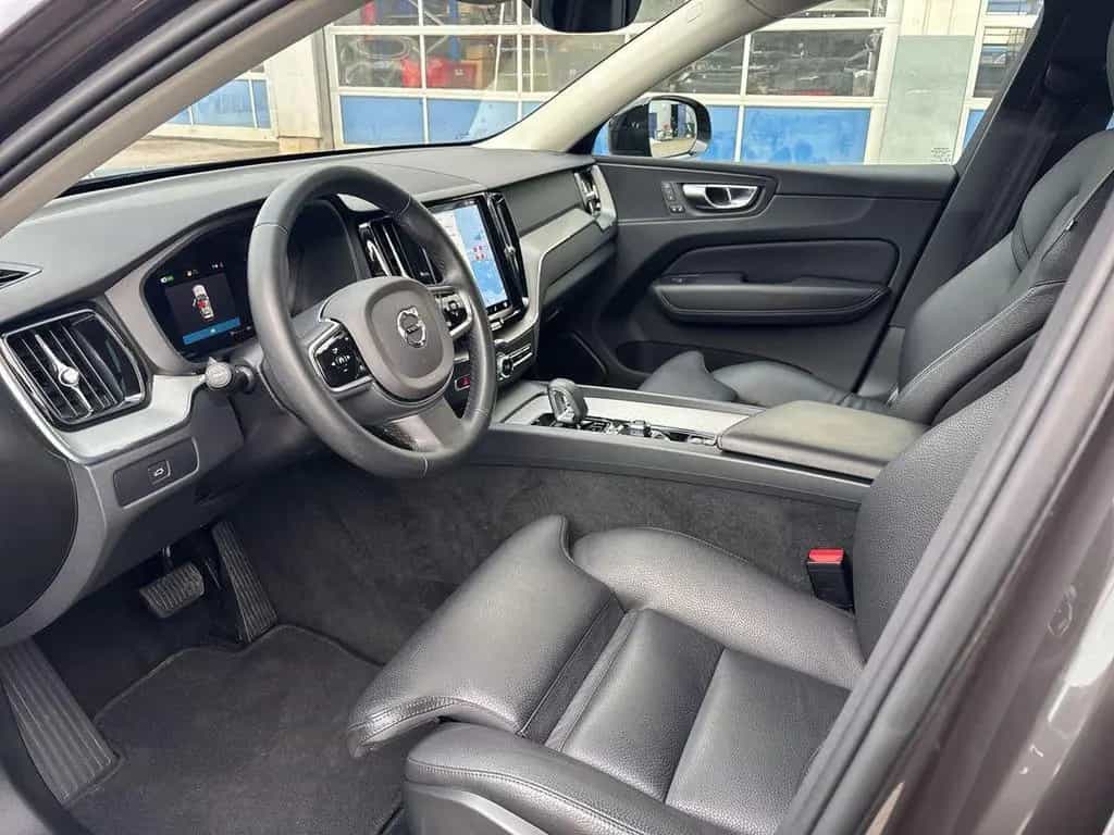 Volvo XC60 B4 FWD Plus Dark 4xSHZ ACC BLIS CAM LHZ H/K 04/2023-photo-10