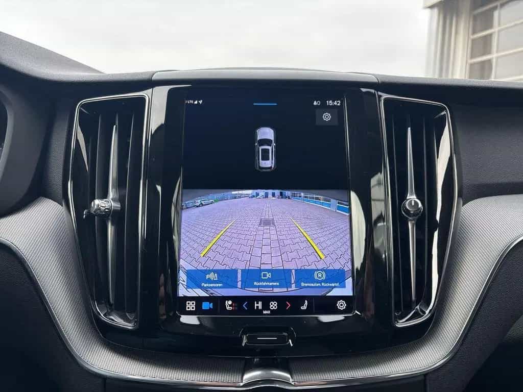 Volvo XC60 B4 FWD Plus Dark 4xSHZ ACC BLIS CAM LHZ H/K 04/2023-photo-13