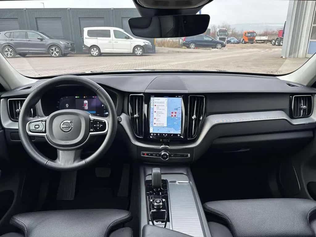 Volvo XC60 B4 FWD Plus Dark 4xSHZ ACC BLIS CAM LHZ H/K 04/2023-photo-15
