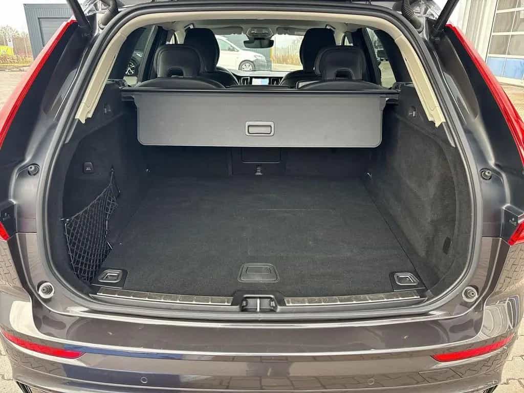 Volvo XC60 B4 FWD Plus Dark 4xSHZ ACC BLIS CAM LHZ H/K 04/2023-photo-16