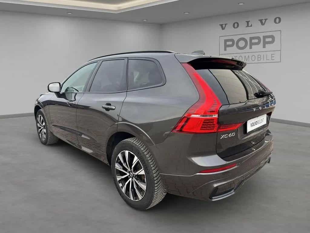 Volvo XC60 B4 FWD Plus Dark 4xSHZ ACC BLIS CAM LHZ H/K 04/2023-photo-3