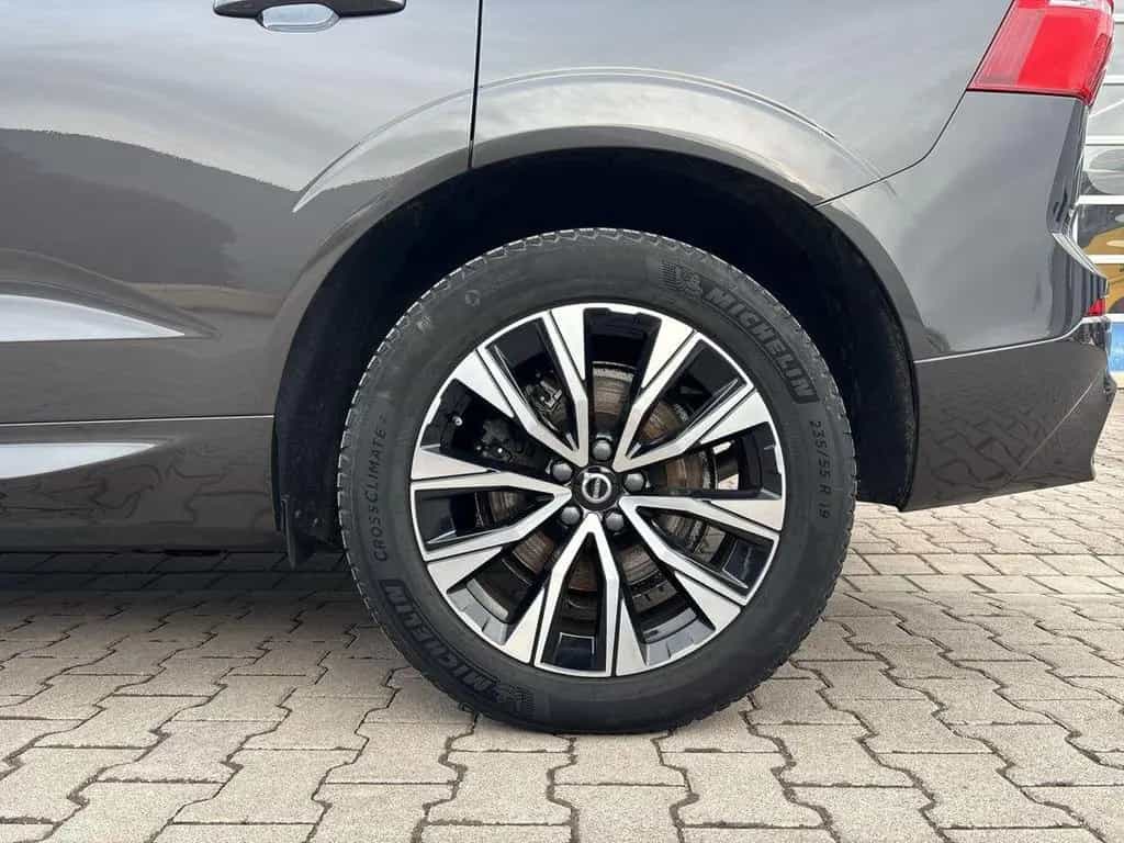 Volvo XC60 B4 FWD Plus Dark 4xSHZ ACC BLIS CAM LHZ H/K 04/2023-photo-9
