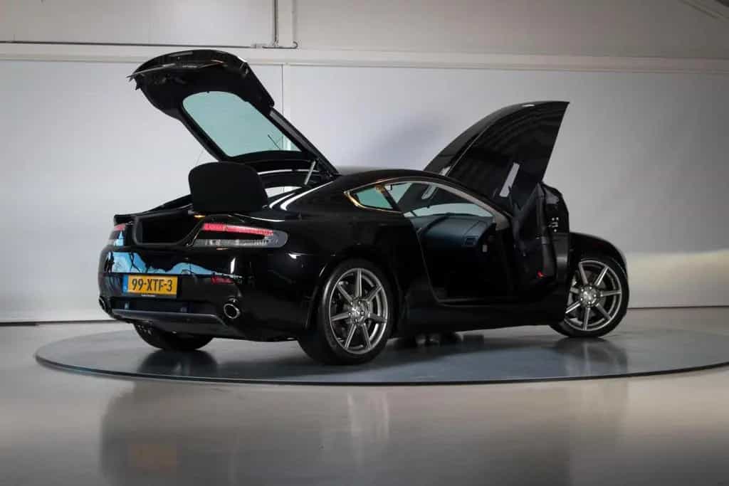 Aston Martin V8 Vantage 4.3 V8 01/2006-photo-2