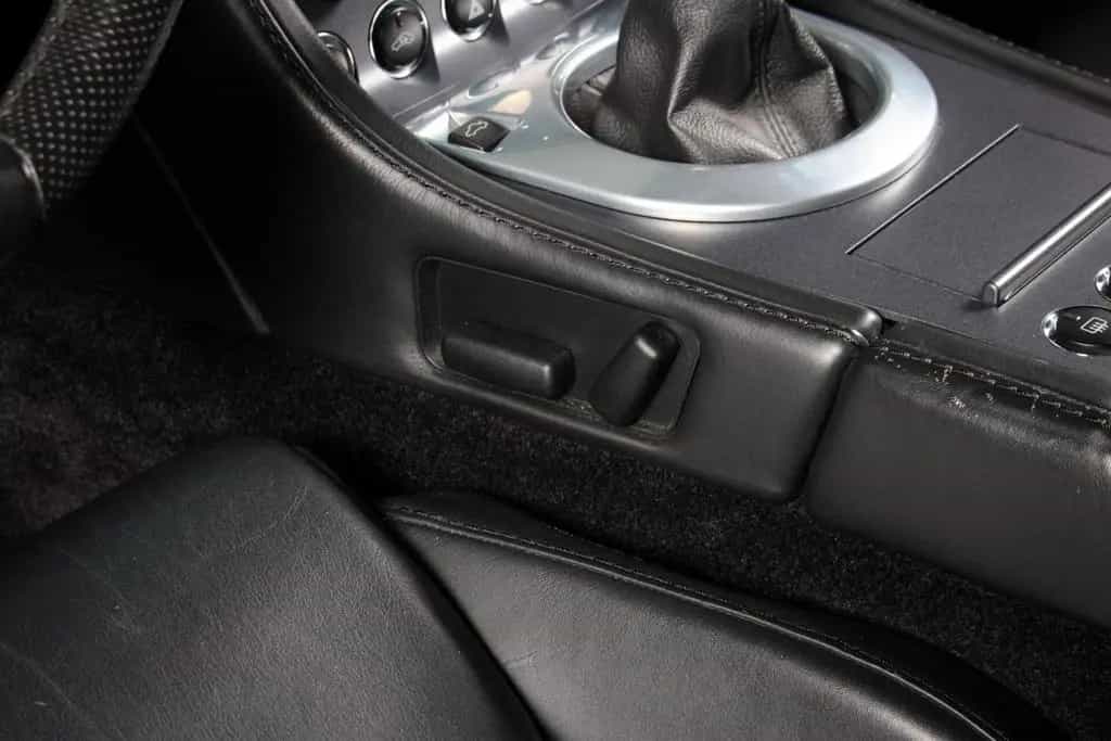 Aston Martin V8 Vantage 4.3 V8 01/2006-photo-30