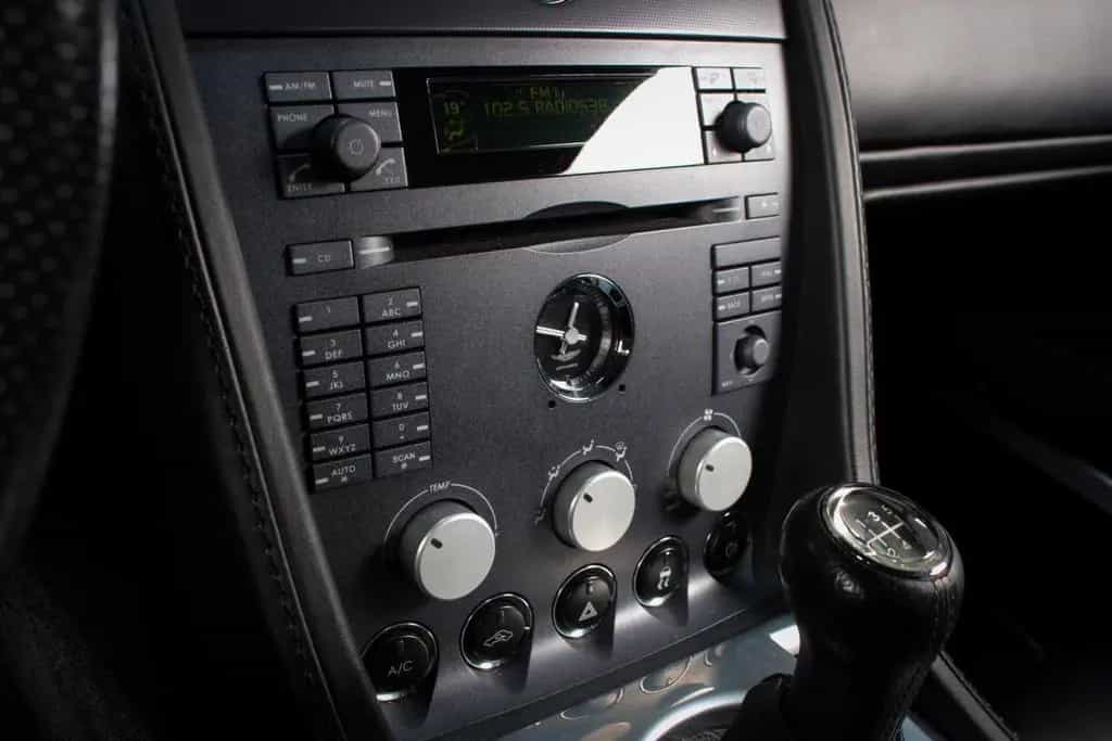 Aston Martin V8 Vantage 4.3 V8 01/2006-photo-34