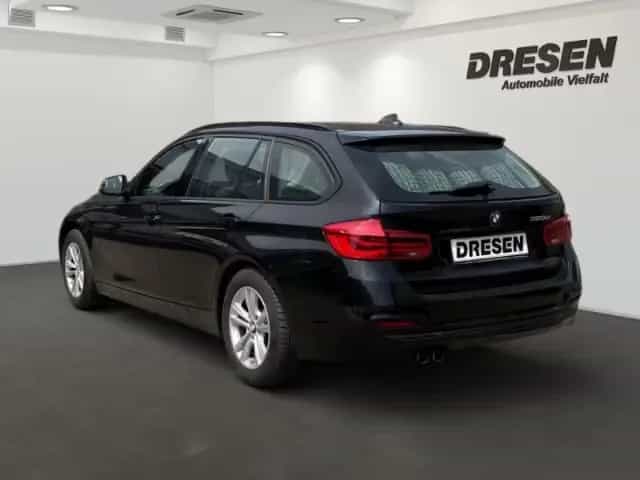 BMW 320 Touring SportLine Automatik Navi LED El. Hec 05/2019-photo-4