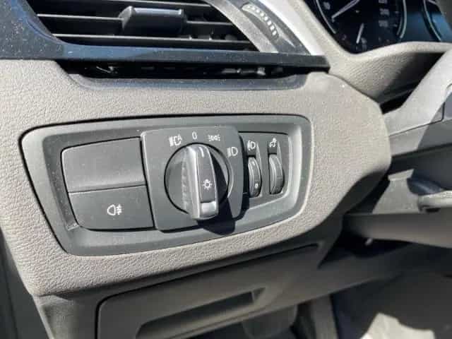 BMW X1 sDrive Automat. Advantage Pano Sitzhzg Navi L 10/2019-photo-18