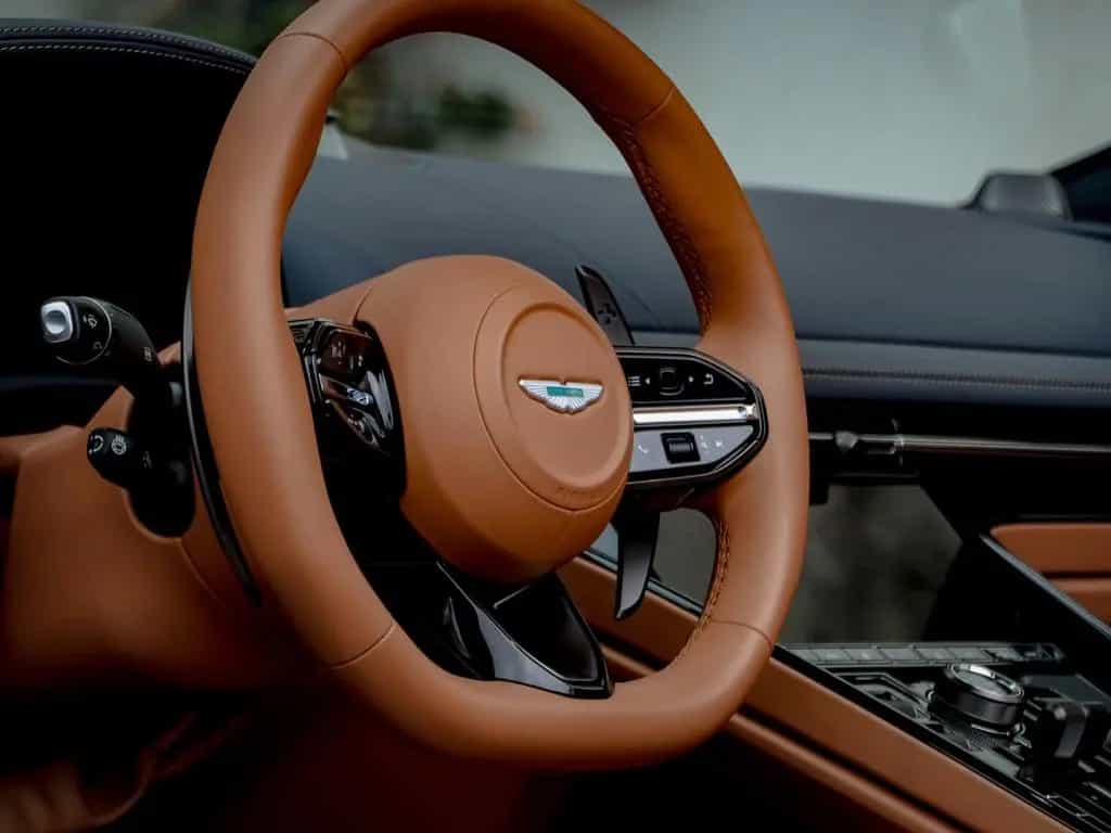 Aston Martin DB12 4.0 V8 Volante 04/2025-photo-13