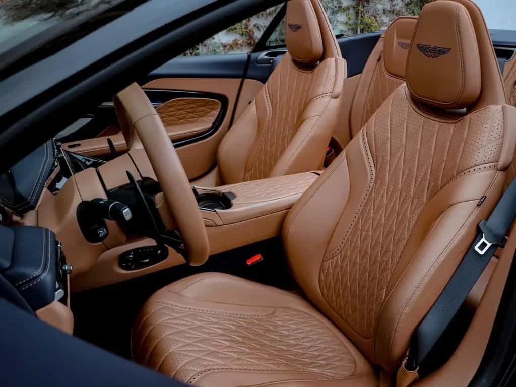 Aston Martin DB12 4.0 V8 Volante 04/2025-photo-16