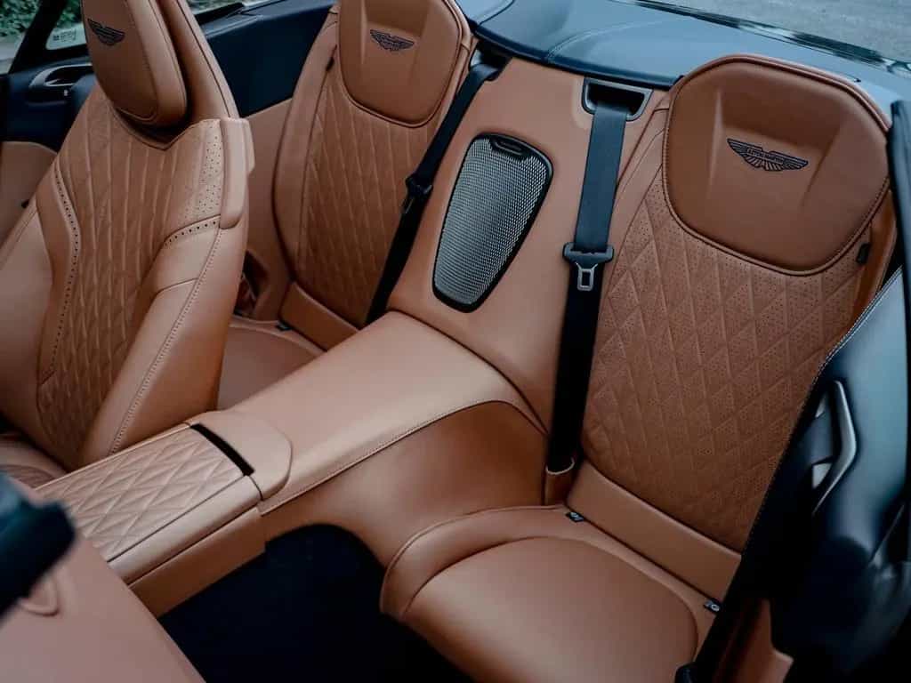 Aston Martin DB12 4.0 V8 Volante 04/2025-photo-17