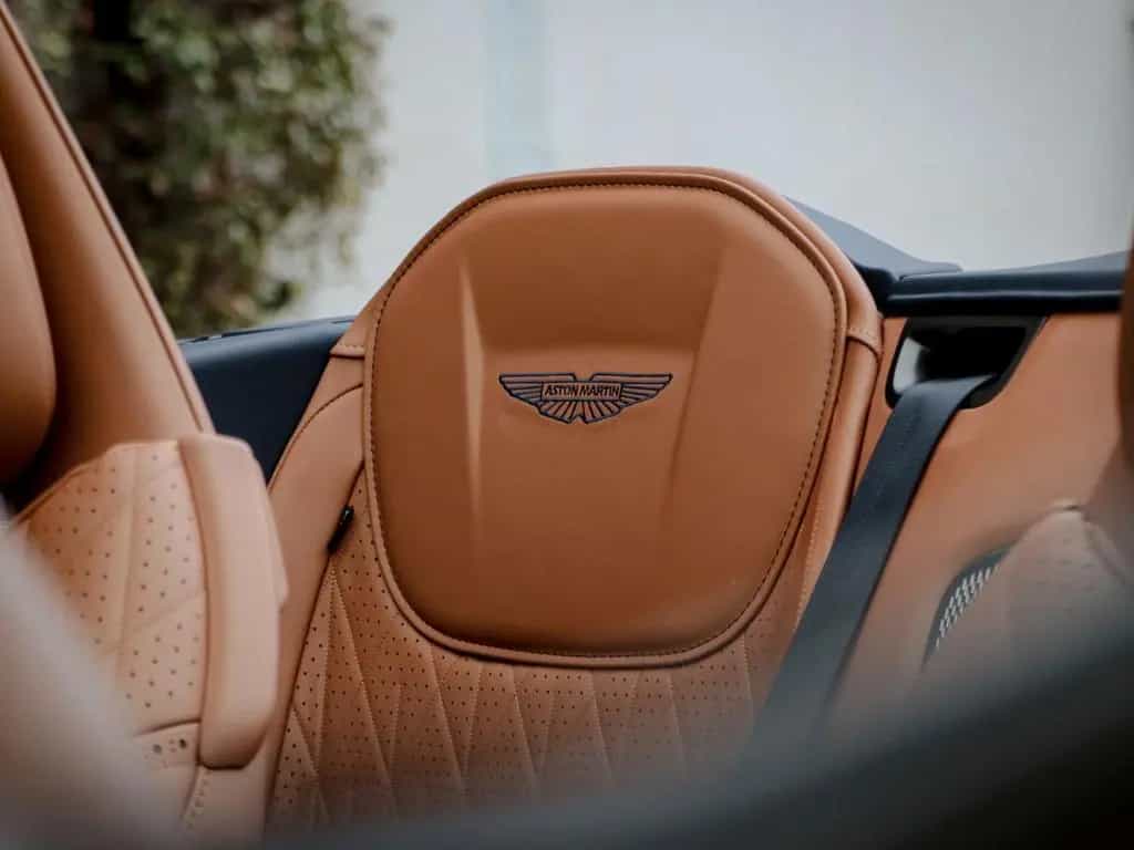 Aston Martin DB12 4.0 V8 Volante 04/2025-photo-19