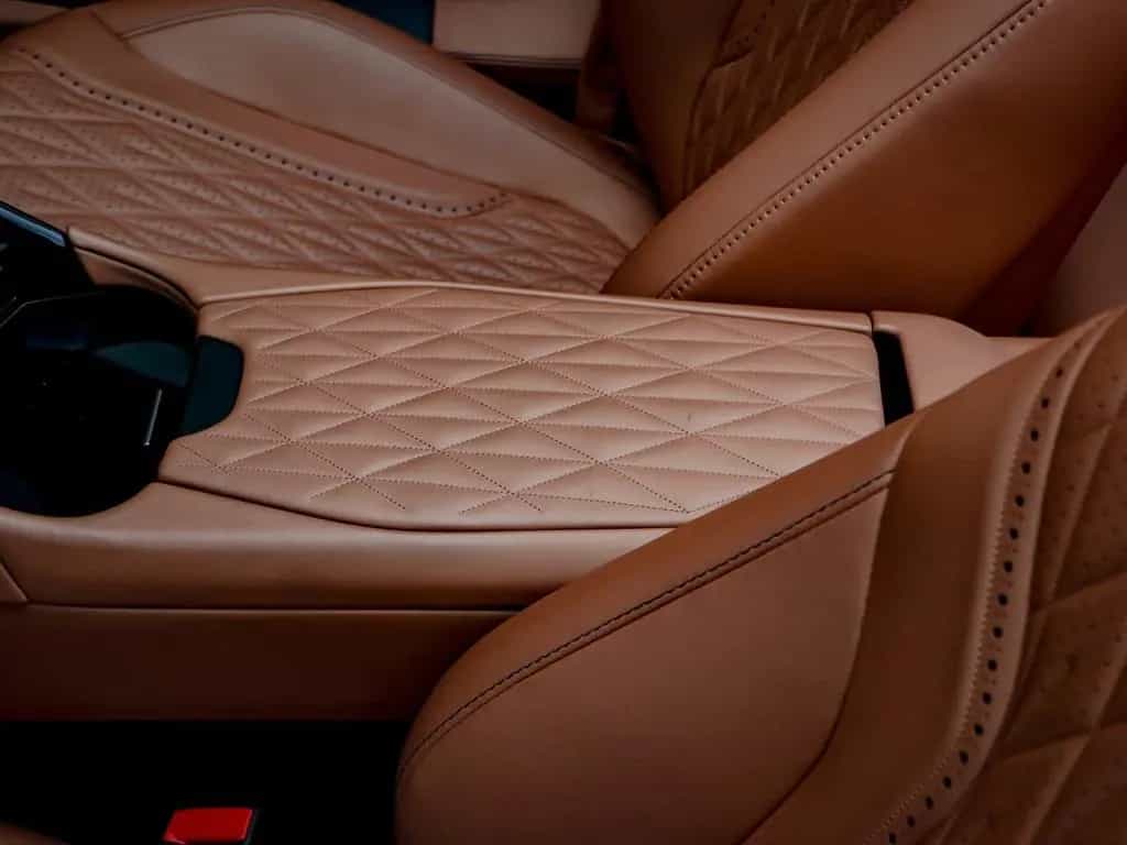 Aston Martin DB12 4.0 V8 Volante 04/2025-photo-23