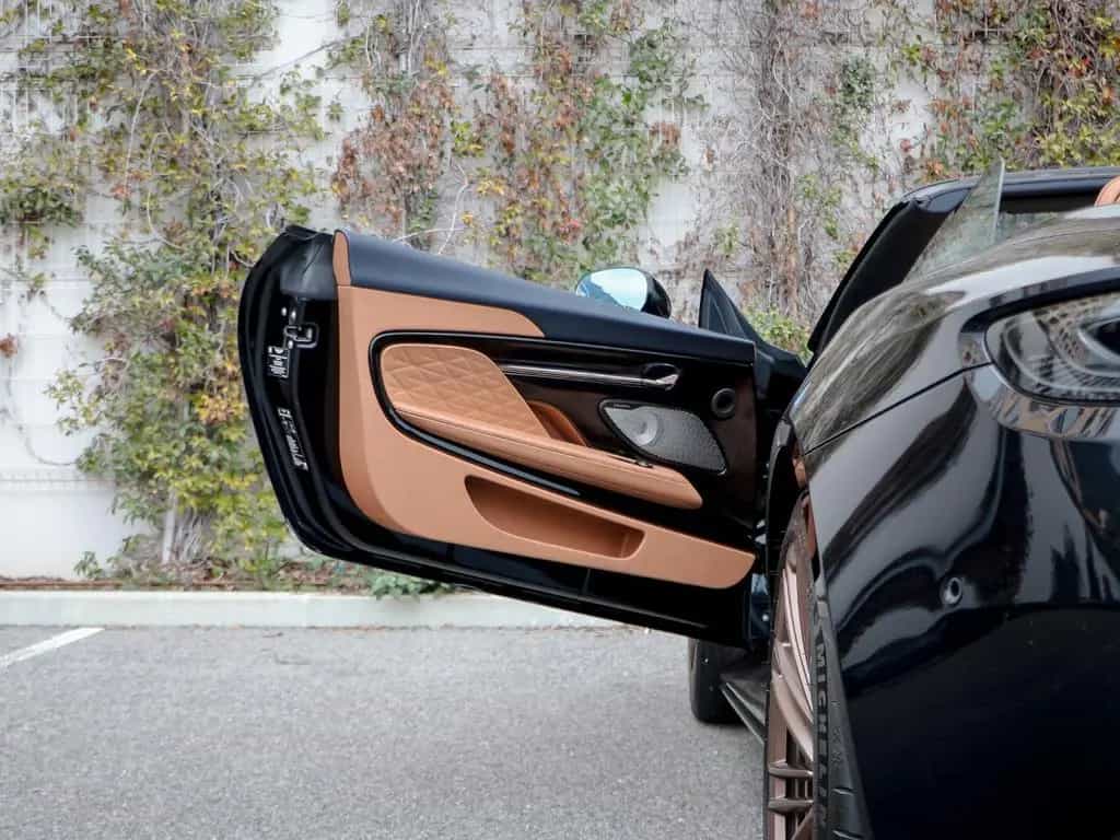 Aston Martin DB12 4.0 V8 Volante 04/2025-photo-41