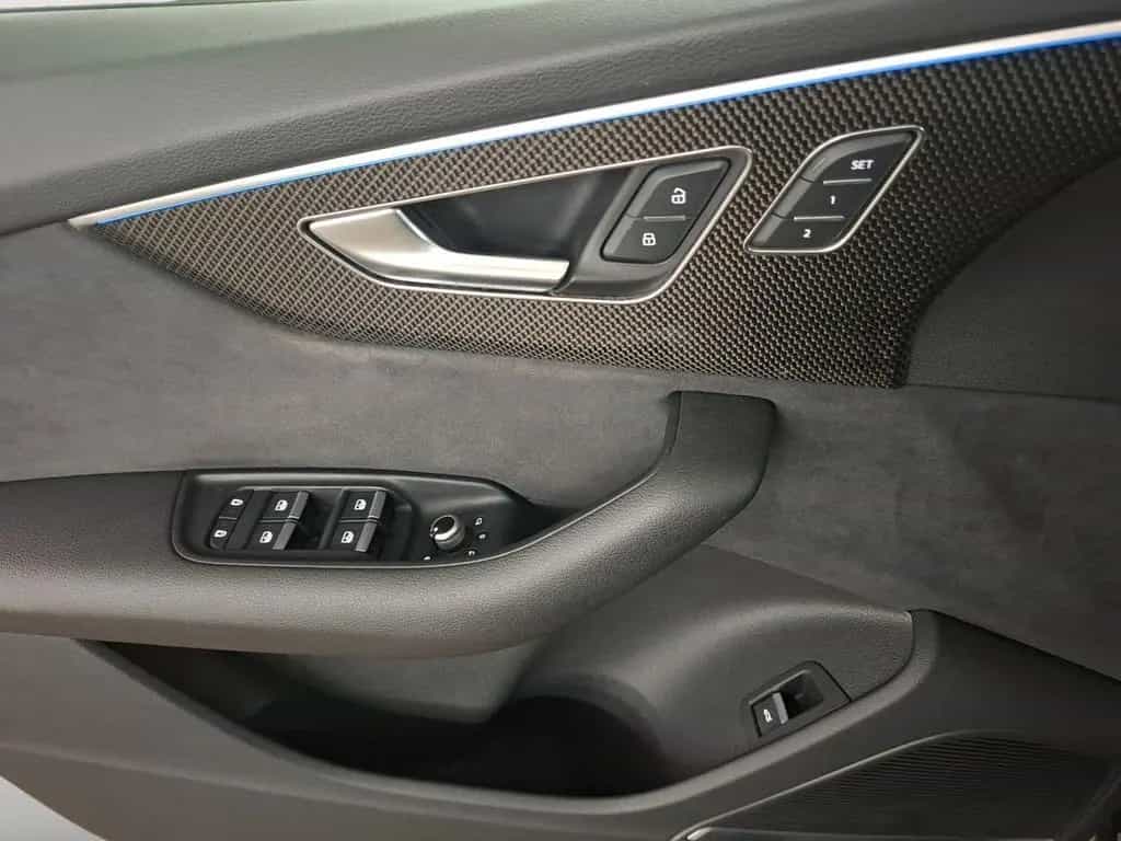 Audi SQ7 4.0 TFSI competition plus 360 7-Sitzer STH 10/2022-photo-13