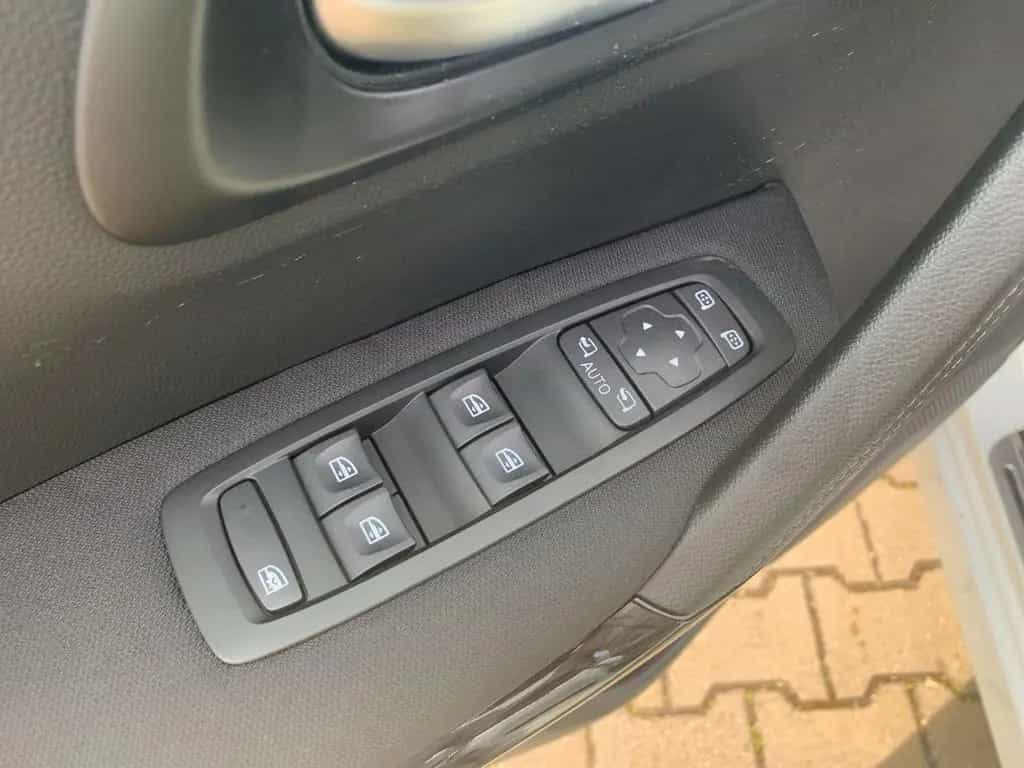 Renault Kadjar 1.3 TCE 140 BUSINESS EDITION NAVI+KAMERA 04/2020-photo-19