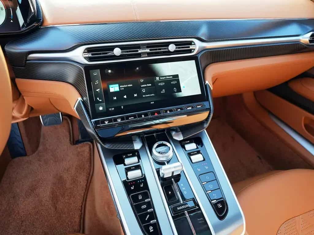 Aston Martin Vanquish V12 Concours Blue / Oxford Tan  Bowers null-photo-27