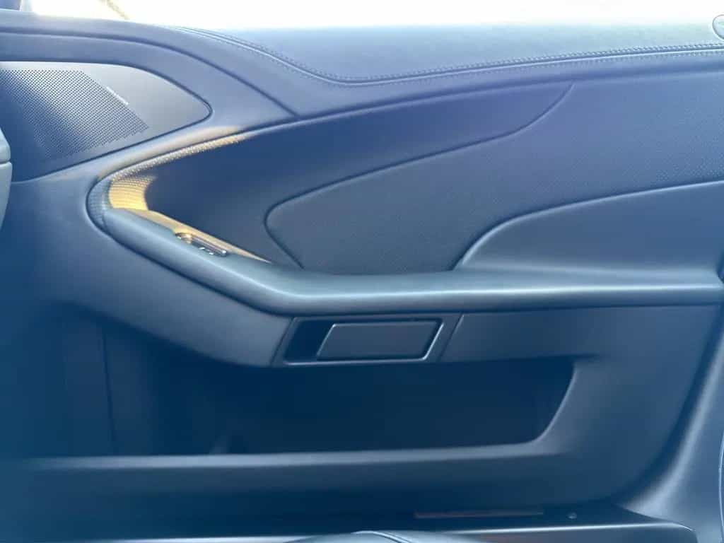 Aston Martin Vanquish V12 6l 08/2016-photo-14