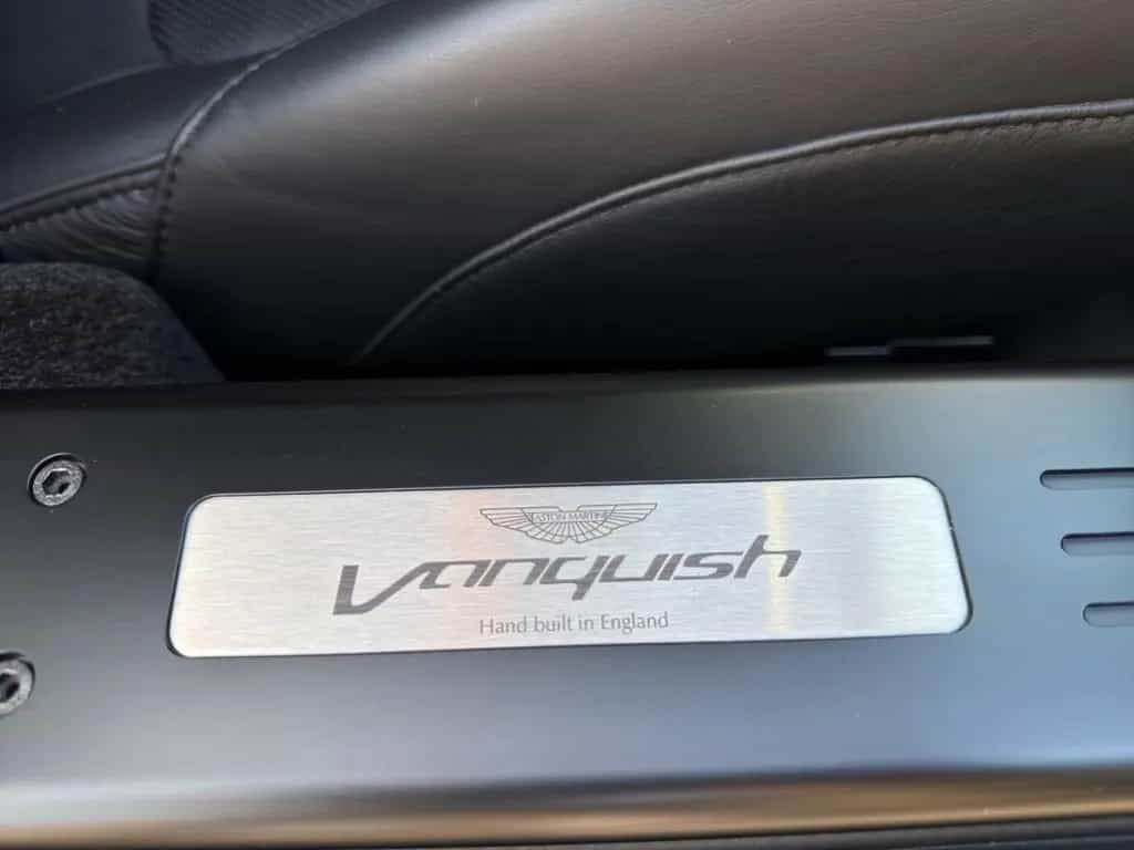 Aston Martin Vanquish V12 6l 08/2016-photo-17