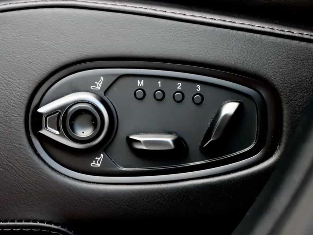 Aston Martin DBX 707 UPE 274.360,-€ China Grey / Onyx Black 05/2025-photo-21
