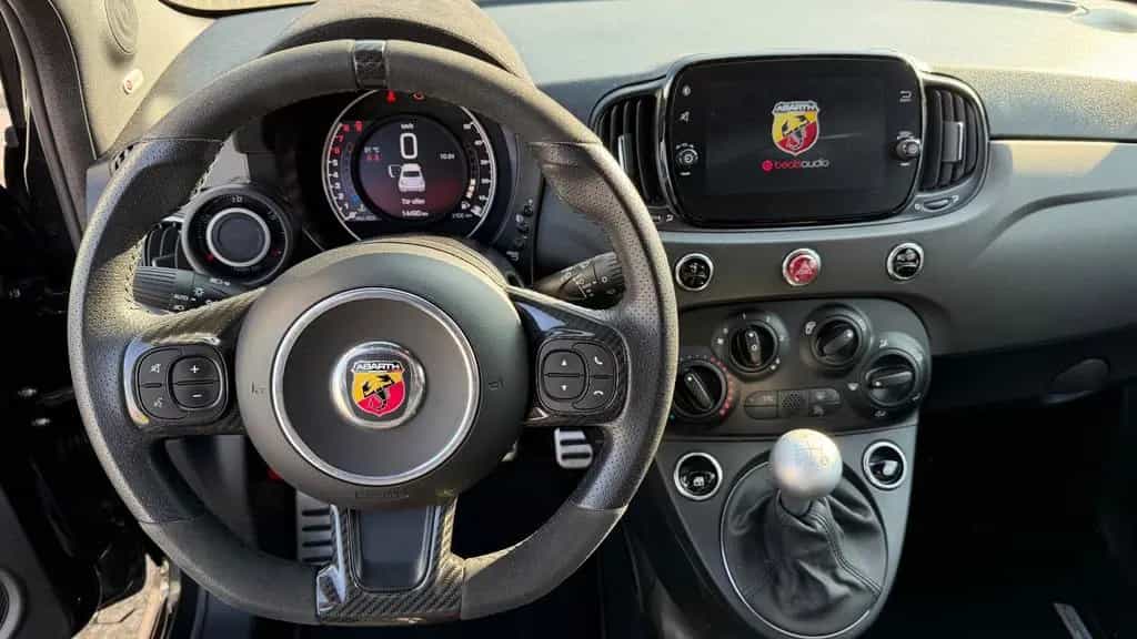 Abarth 695 MY22 695 1.4 T-Jet 132 kW (180 PS) 08/2023-photo-11