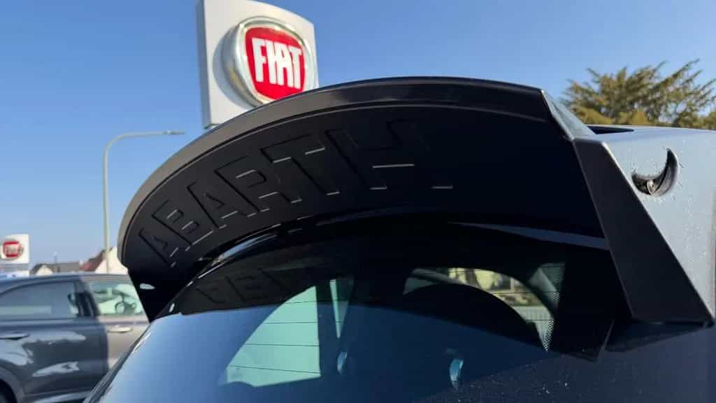 Abarth 695 MY22 695 1.4 T-Jet 132 kW (180 PS) 08/2023-photo-15
