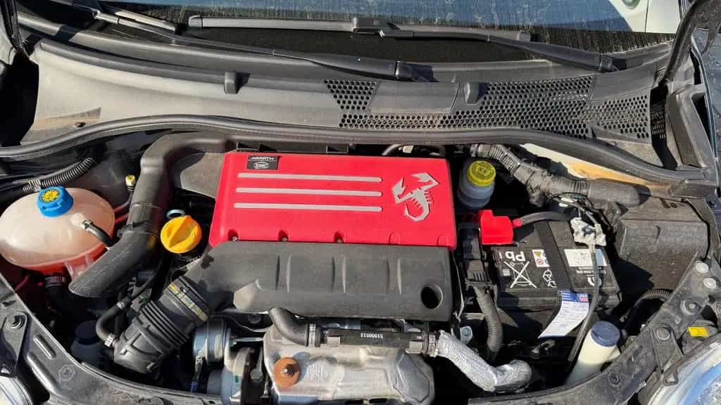 Abarth 695 MY22 695 1.4 T-Jet 132 kW (180 PS) 08/2023-photo-16