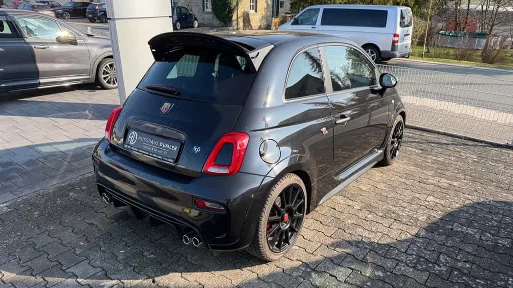 Abarth 695 MY22 695 1.4 T-Jet 132 kW (180 PS) 08/2023-photo-4